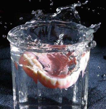denture waterglass